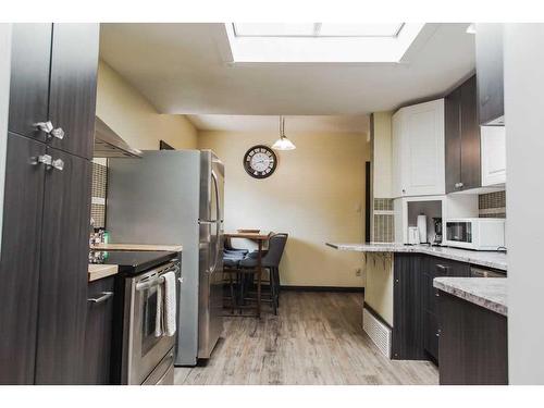 10107 92A Street, Grande Prairie, AB - Indoor Photo Showing Kitchen