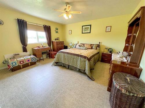 13077 Twp Rd 791, Rural Saddle Hills County, AB - Indoor Photo Showing Bedroom