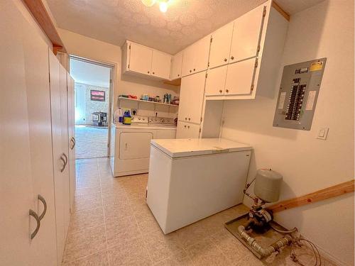 13077 Twp Rd 791, Rural Saddle Hills County, AB - Indoor Photo Showing Laundry Room