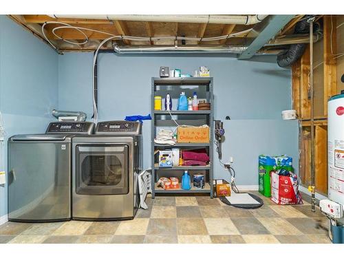 10938 60 Avenue, Grande Prairie, AB - Indoor Photo Showing Laundry Room