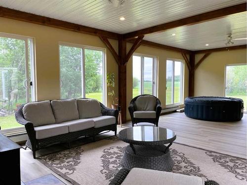 11608 120 Avenue Close, Fairview, AB -  Photo Showing Living Room