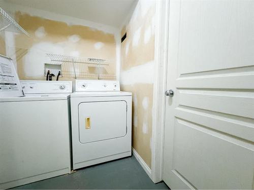 9129 94A Avenue, Grande Prairie, AB - Indoor Photo Showing Laundry Room