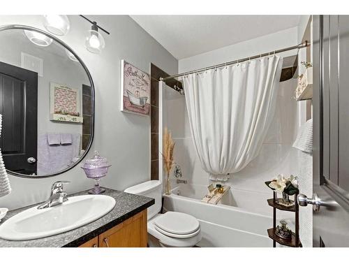 10946 66 Avenue, Grande Prairie, AB - Indoor Photo Showing Bathroom