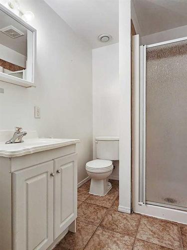9801 103 Street, Grande Cache, AB - Indoor Photo Showing Bathroom