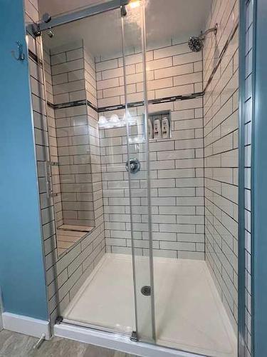 37 Bjornson Avenue, High Level, AB - Indoor Photo Showing Bathroom