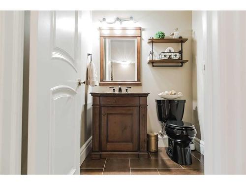 8018 Tamarack Close, Rural Grande Prairie No. 1, County Of, AB - Indoor Photo Showing Bathroom