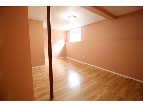 10317 106 Street, High Level, AB - Indoor Photo Showing Other Room