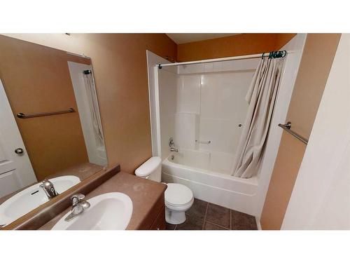 10306 70 Avenue, Grande Prairie, AB - Indoor Photo Showing Bathroom