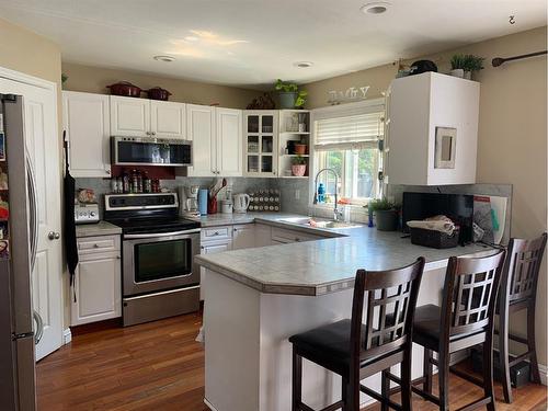 10133 115 Avenue, Grande Prairie, AB - Indoor Photo Showing Kitchen