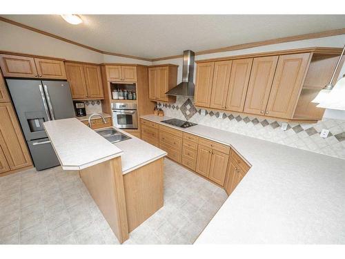 70444 Rr 225, Rural Greenview No. 16, M.D. Of, AB - Indoor Photo Showing Kitchen With Double Sink