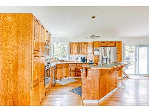 10602 101 Avenue, Hythe, AB - Indoor Photo Showing Kitchen