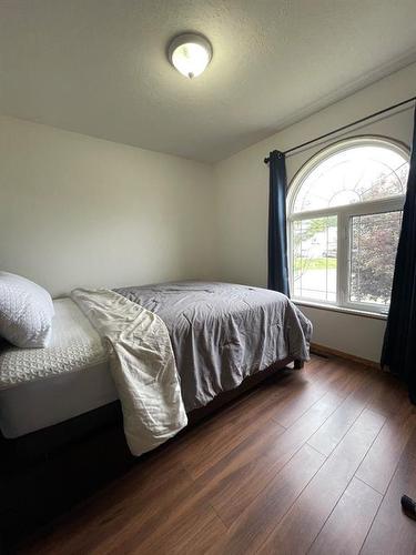 4412 56 Avenue, High Prairie, AB - Indoor Photo Showing Bedroom