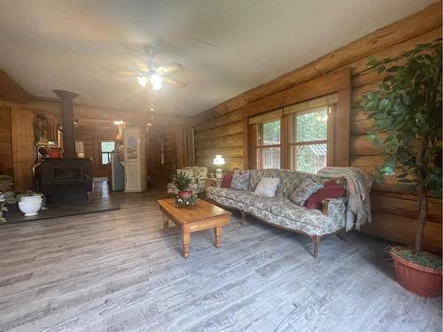 75009 Range Road 183, High Prairie, AB - Indoor Photo Showing Living Room