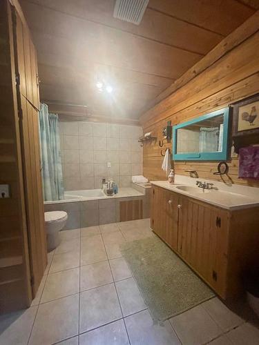 75009 Range Road 183, High Prairie, AB - Indoor Photo Showing Bathroom