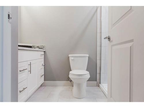 10569 113 Street, Grande Prairie, AB - Indoor Photo Showing Bathroom