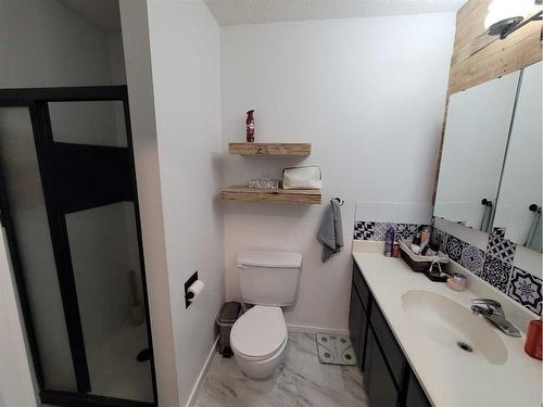 5405 52 Street, Berwyn, AB - Indoor Photo Showing Bathroom