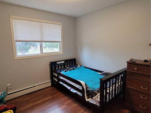 5405 52 Street, Berwyn, AB - Indoor Photo Showing Bedroom