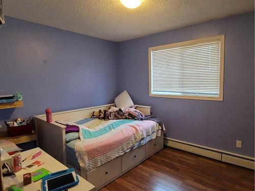 5405 52 Street, Berwyn, AB - Indoor Photo Showing Bedroom