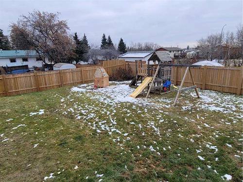 5405 52 Street, Berwyn, AB - Outdoor With Backyard