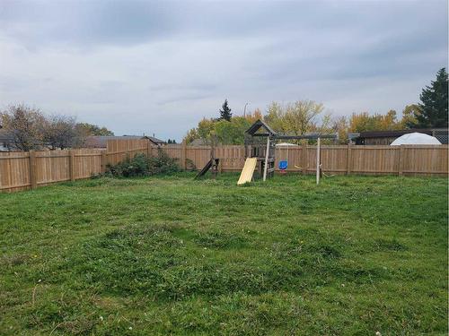 5405 52 Street, Berwyn, AB - Outdoor With Backyard