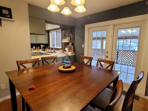 5405 52 Street, Berwyn, AB - Indoor Photo Showing Dining Room