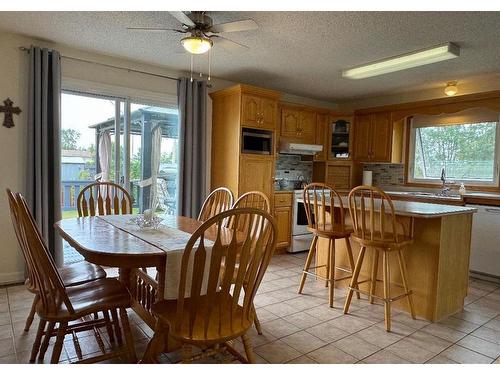 924 4 Avenue, Hines Creek, AB - Indoor Photo Showing Dining Room