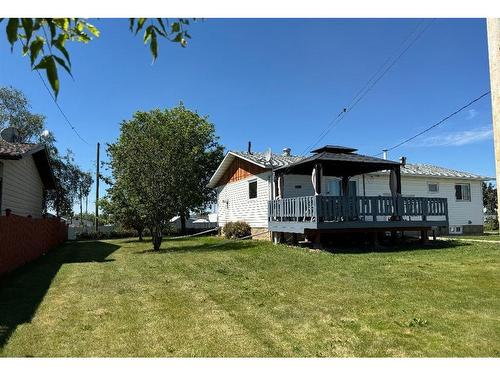 924 4 Avenue, Hines Creek, AB - Outdoor With Deck Patio Veranda