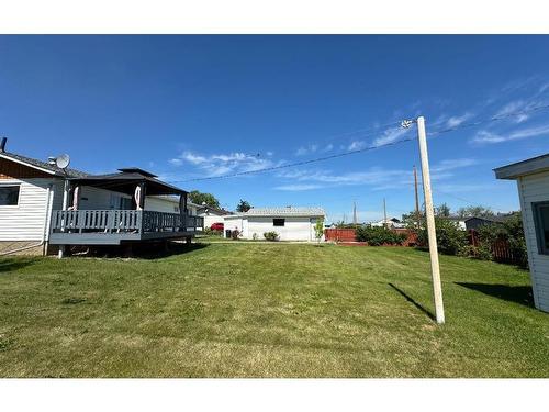 924 4 Avenue, Hines Creek, AB - Outdoor With Deck Patio Veranda