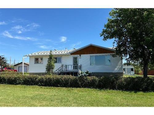 924 4 Avenue, Hines Creek, AB - Outdoor