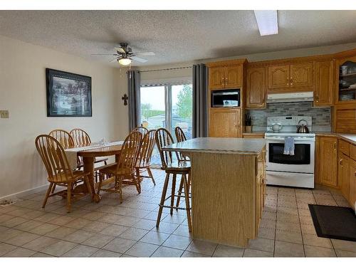 924 4 Avenue, Hines Creek, AB - Indoor Photo Showing Other Room