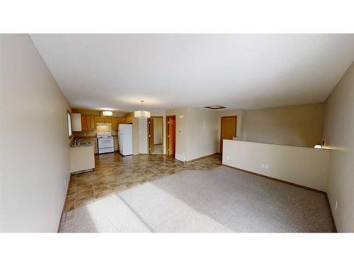 A/B-9917 109 Avenue, Grande Prairie, AB - Indoor Photo Showing Other Room