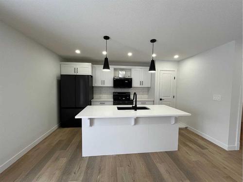 8646 121 Avenue, Grande Prairie, AB - Indoor Photo Showing Kitchen