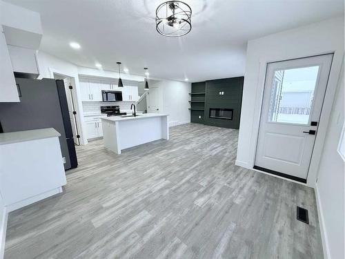 8653 122 Avenue, Grande Prairie, AB - Indoor Photo Showing Kitchen