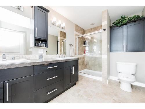 8938 94 Avenue, Grande Prairie, AB - Indoor Photo Showing Bathroom