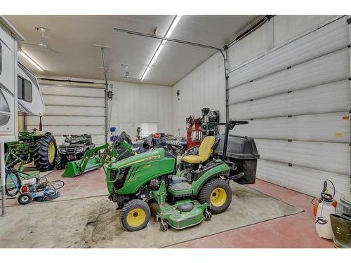 17-713019 Rr 71, Rural Grande Prairie No. 1, County Of, AB - Indoor Photo Showing Garage