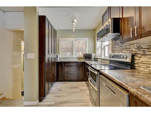 71-743010 Range Road 50, Rural Grande Prairie No. 1, County Of, AB - Indoor Photo Showing Kitchen