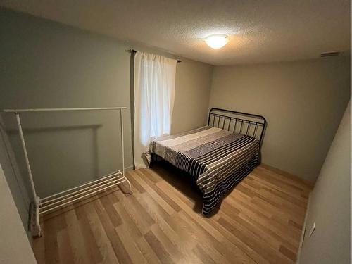 9604 96 Street, Peace River, AB - Indoor Photo Showing Bedroom