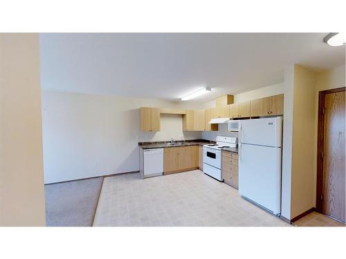 206-12015 Royal Oaks Drive, Grande Prairie, AB - Indoor Photo Showing Kitchen