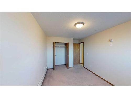 300-12015 Royal Oaks Drive, Grande Prairie, AB - Indoor Photo Showing Other Room