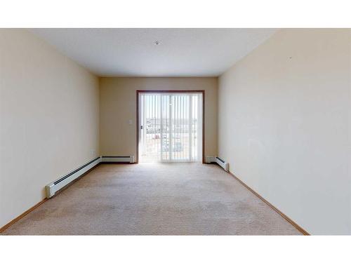 302-12015 Royal Oaks Drive, Grande Prairie, AB - Indoor Photo Showing Other Room