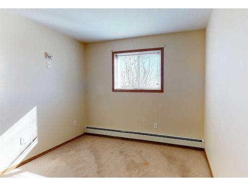 302-12015 Royal Oaks Drive, Grande Prairie, AB - Indoor Photo Showing Other Room