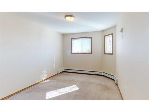 302-12015 Royal Oaks Drive, Grande Prairie, AB - Indoor Photo Showing Other Room