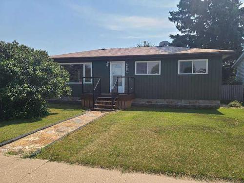 9607 85 Avenue, Peace River, AB - Outdoor With Deck Patio Veranda