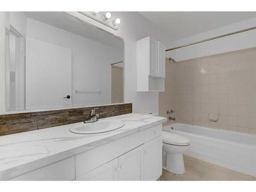 8836 106 Avenue, Grande Prairie, AB - Indoor Photo Showing Bathroom