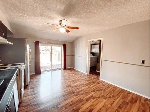 5105 44 Avenue, Spirit River, AB - Indoor Photo Showing Kitchen