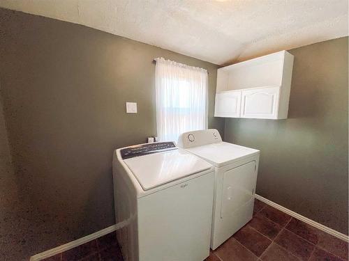 5105 44 Avenue, Spirit River, AB - Indoor Photo Showing Laundry Room