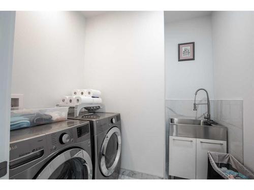 7049 85 Street, Grande Prairie, AB - Indoor Photo Showing Laundry Room