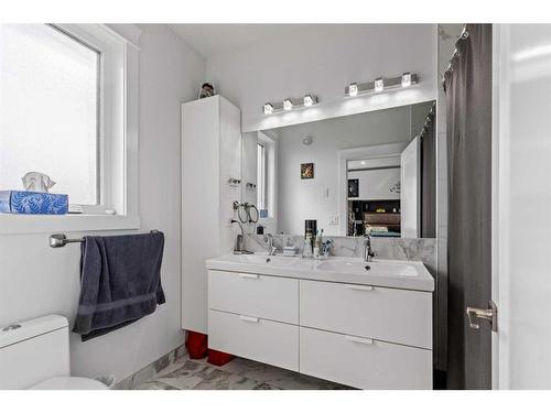 7049 85 Street, Grande Prairie, AB - Indoor Photo Showing Bathroom