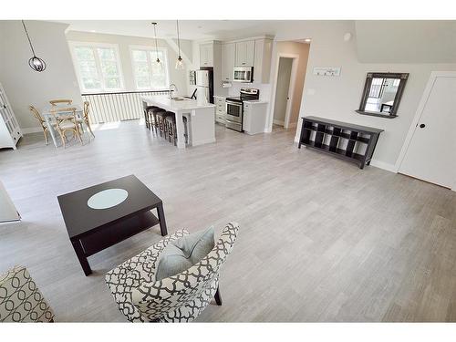 10201 67 Avenue, Grande Prairie, AB - Indoor Photo Showing Living Room