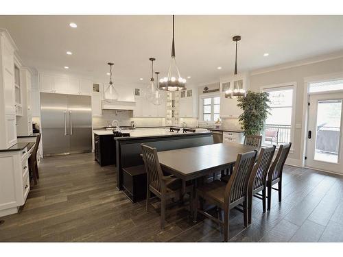 10201 67 Avenue, Grande Prairie, AB - Indoor Photo Showing Dining Room